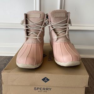 Sperry Duck boot Saltwater Wool Rose Dust with Thinsulate. 7 M